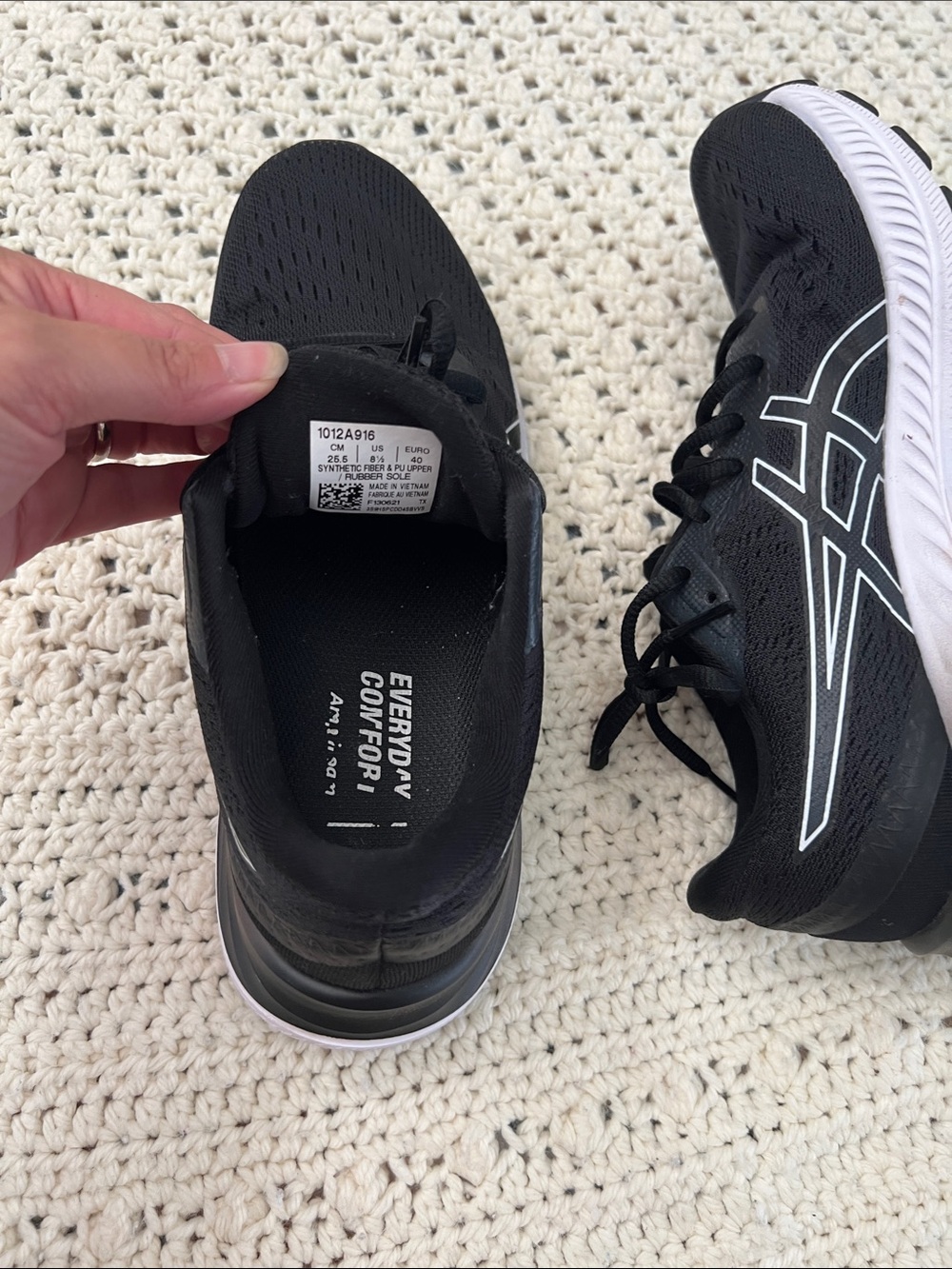 ASICS gel-excite8 women’s Black and White running shoes EUC size 8.5 - Picture 5 of 5